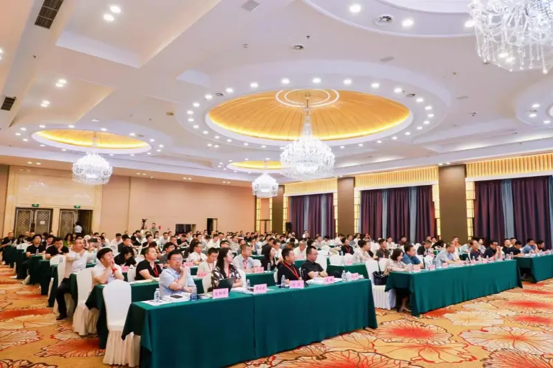 Quangong Machinery Co., Ltd. sodeluje na 4. konferenci o tehnični izmenjavi o celoviti uporabi trdnih odpadkov na osnovi premoga